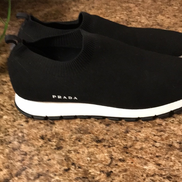 Black prada sneakers size9/ IT39 in good condition. - Picture 3 of 7
